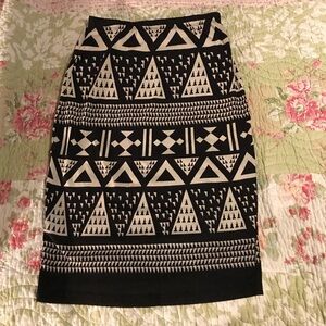 Geometric print pencil skirt in EUC, size medium